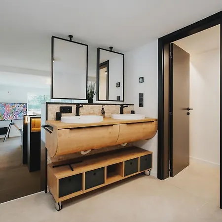 Garden In הינטרצארטן